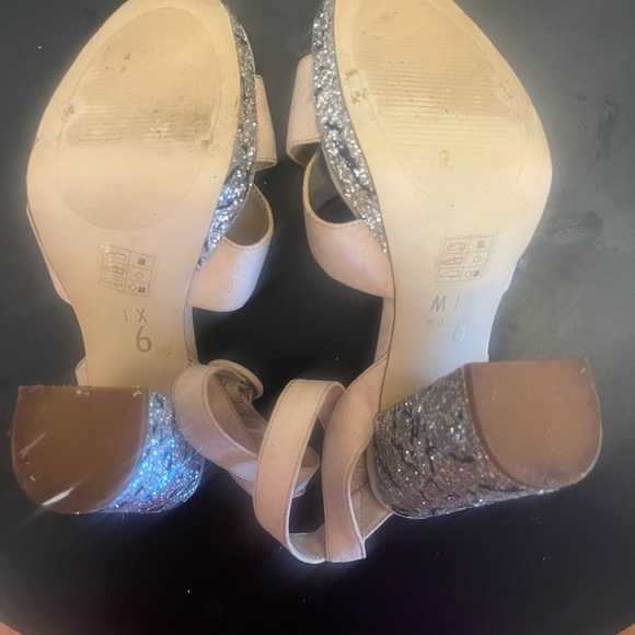 Tan/beige size 10 women sandal with sequin heel - Picture 3 of 3
